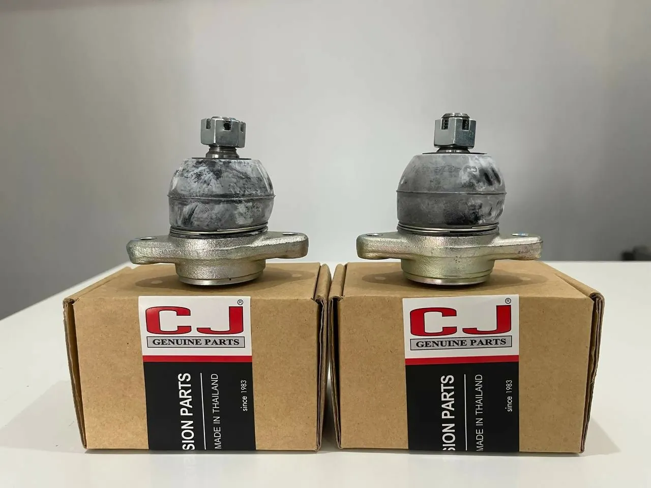 BALL JOINT UPPER FOR Mitsubishi Triton 4WD