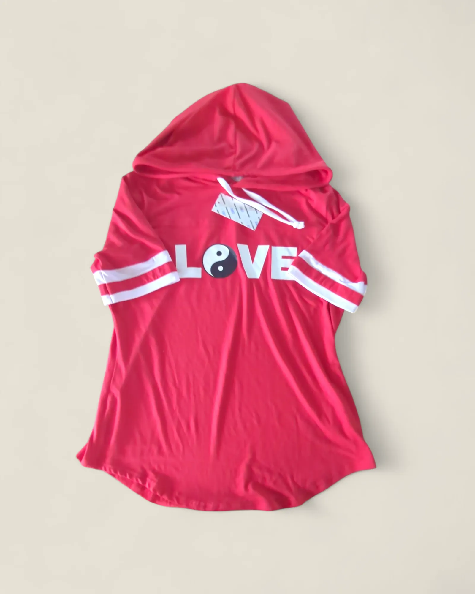 SWS "LOVE" RED HOODED TOP LADIES LARGE PRE-LOVED (with tags)